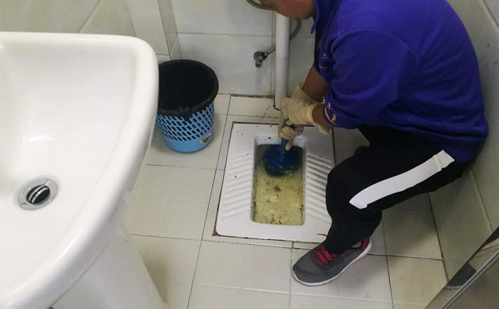 卡若疏通蹲坑
